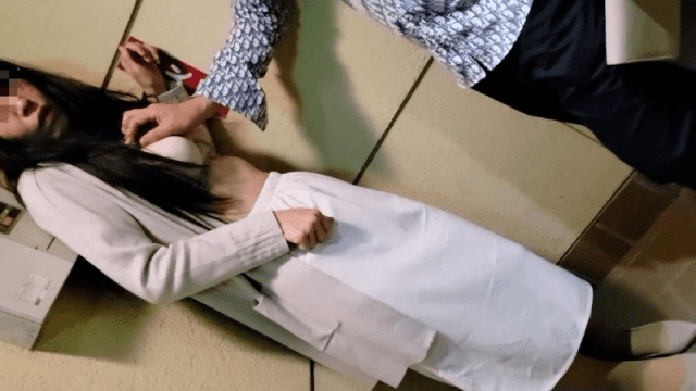 FC2_PPV_4584769 - Cô gái phải lấy thân trả nợ vì bị người tình phản bội - rweiqmpt.sbs